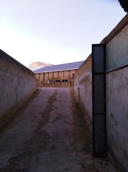 La probable fosa está entre el Instituto Baix Camp y la finca