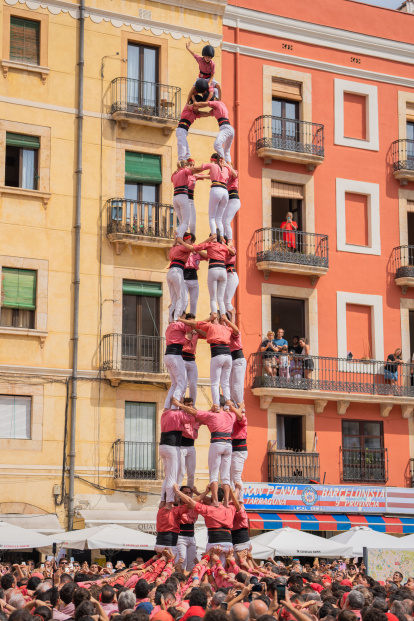 4d9sf de la Vella a la plaça de la Font.