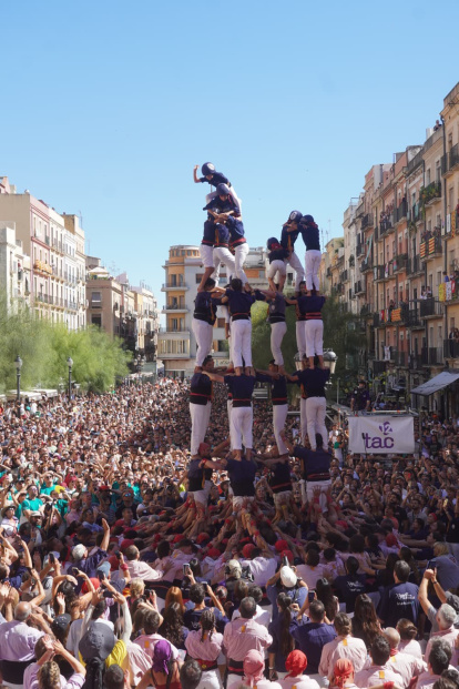 9d7 descarregat pels Xiquets del Serrallo.