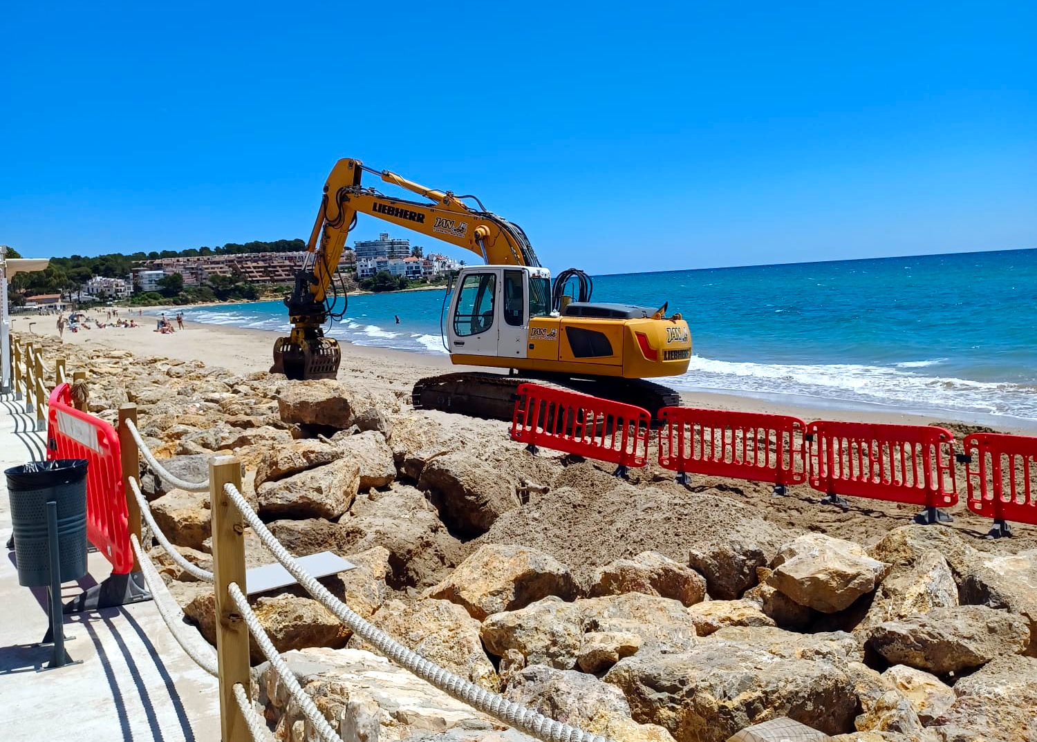 El servei de vigilància i socorrisme a la platja d’Altafulla s'inicia ...