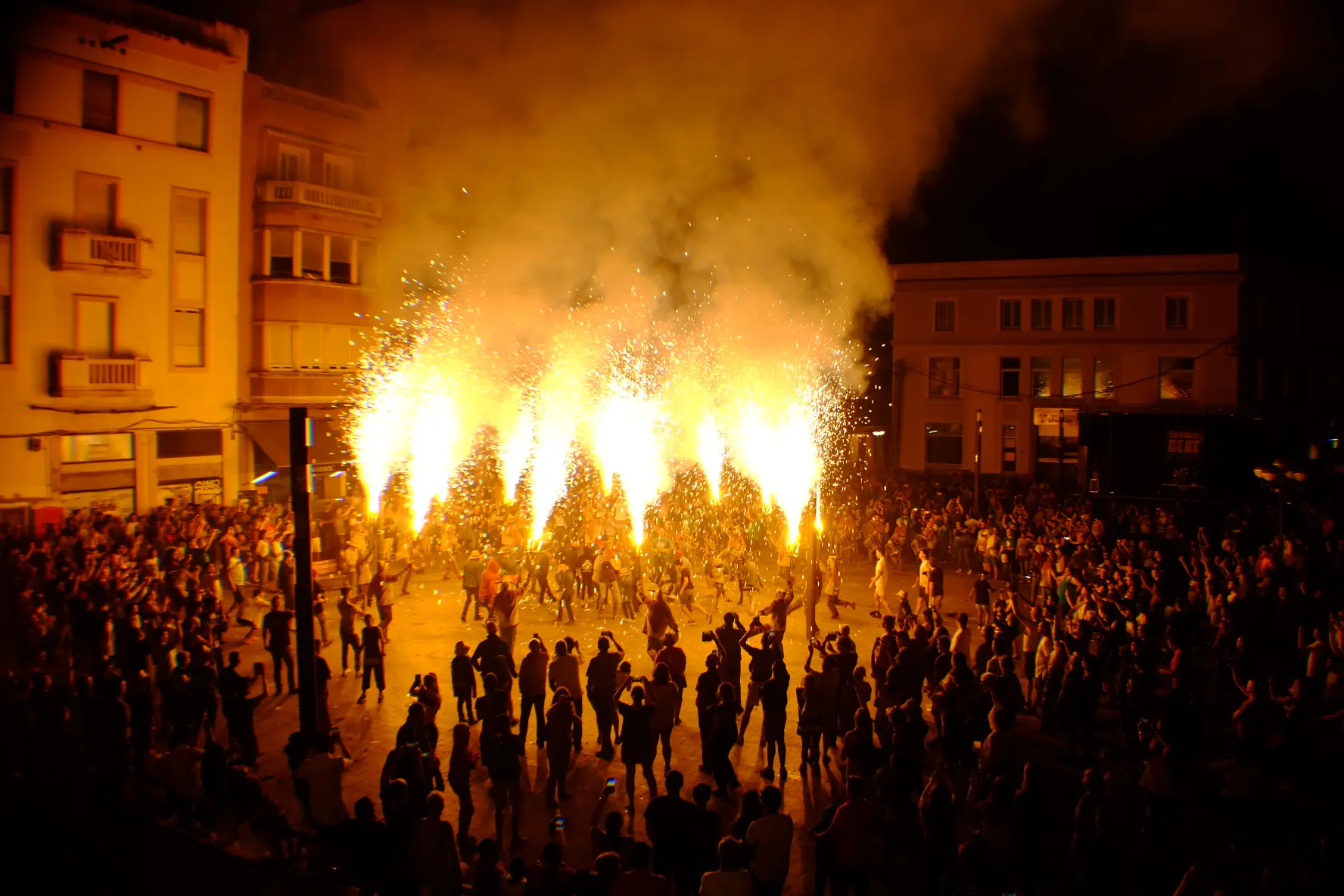 A Plaça Corsini em Tarragona experimentará o tradicional acendimento das luzes, com os Voramar Devils.