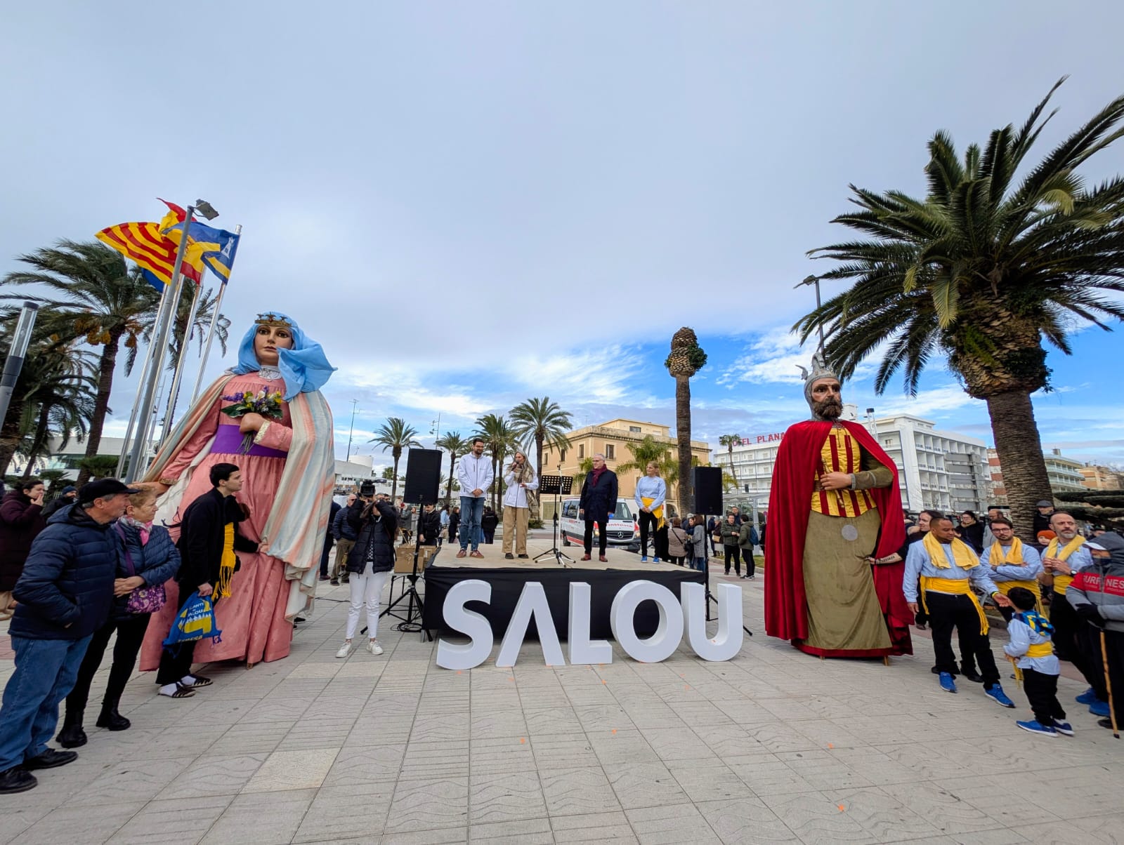 salou-celebra-la-xxxix-trobada-de-gegants-con-la-participaci-n-de-30-colles